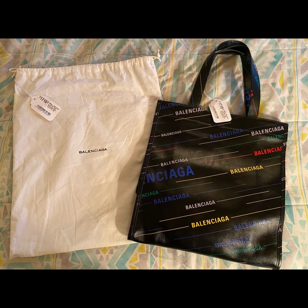BRAND NEW BALENCIAGA 🌟 BLACK LEATHER MULTICOLORED LOGO TOTE BAG 👜!!